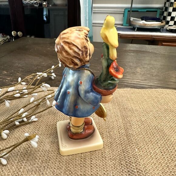 Goebel Hummel CONGRATULATIONS Girl Figurine 17/0 Final Issue TMK 7 Vintage - Picture 4 of 9